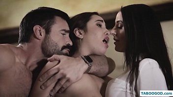 play Xnxx grupo con dos jóvenes puta follando