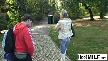play Esteste foda com loira fode no parque