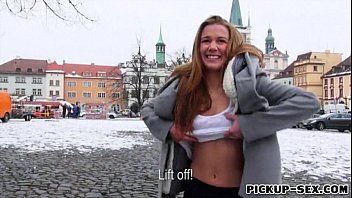 play Het koude ijsje krijgt geld en heeft seks in het hotel met een onbekende jongeman