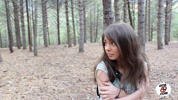 play Mütter von jugendlichen Freunden im Wald gefickt