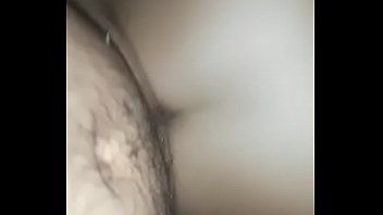 play Hij blijft wijd in bed na een spelletje unsexy seks