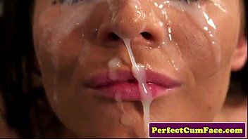 play Porno z sekretarką zostaje zerżnięte przez szefa