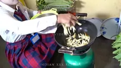play Heißes indisches College-Mädchen „Chudayi“ in neuem Hindi-XXX-Video