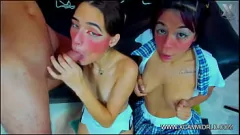 play Verrückter Teenie -Dreier mit Deepthroat Challenge und großen Ärschen