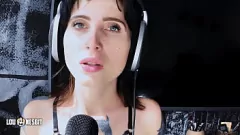 play Deutsche ASMR Domina Cuckold Abenteuer mit Lou Nesbit und Lia Louise