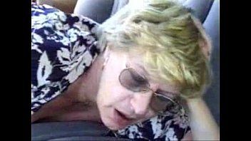 play The old glassesmaker has broken sex with her new man